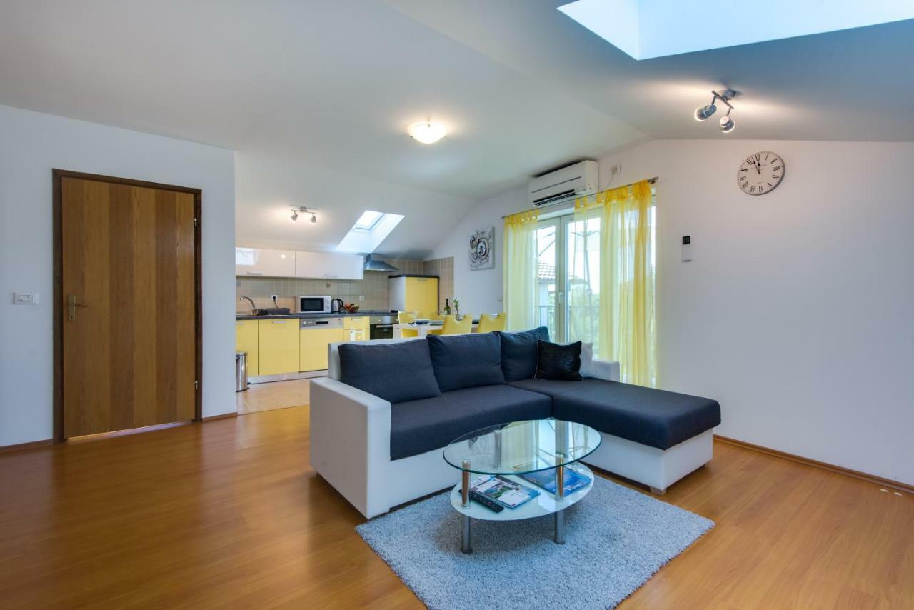Apartmani Admiral Viskovo 외부 사진