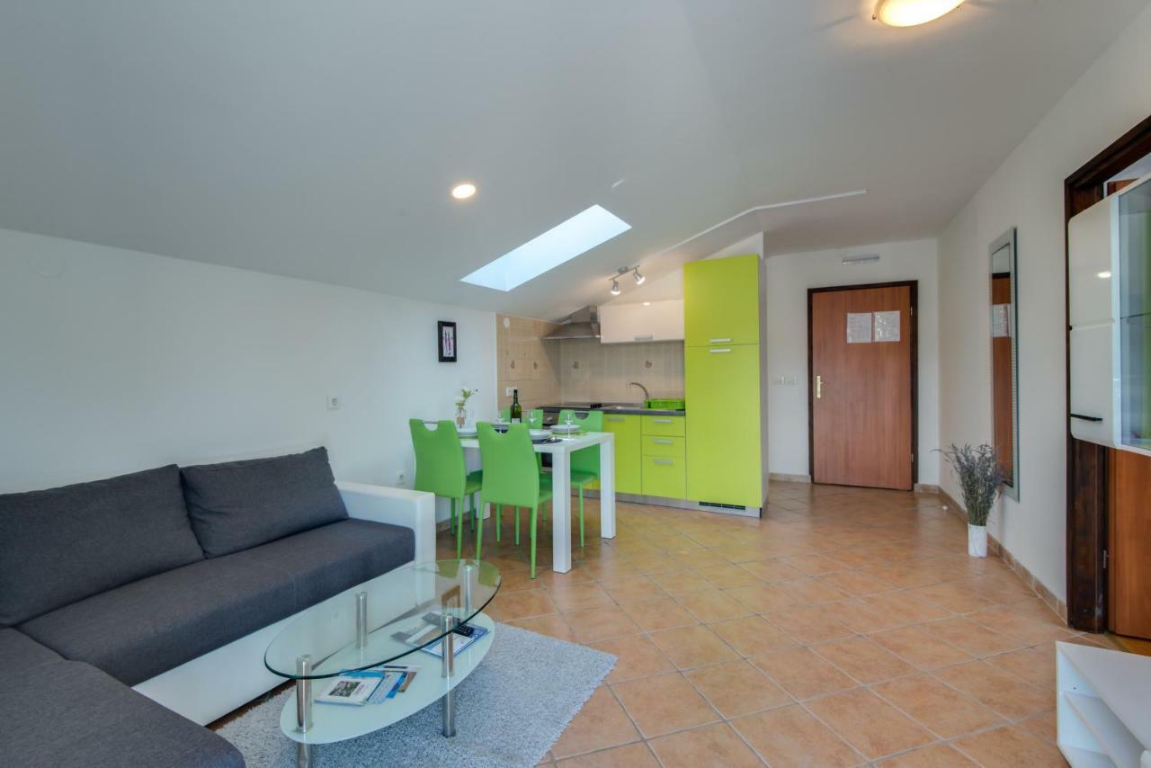 Apartmani Admiral Viskovo 외부 사진