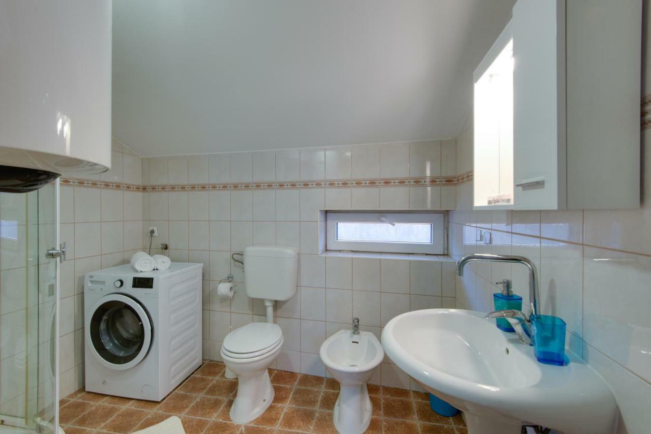 Apartmani Admiral Viskovo 외부 사진