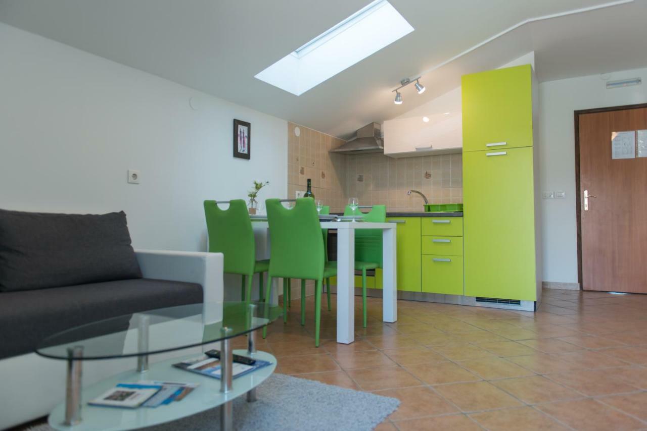 Apartmani Admiral Viskovo 외부 사진